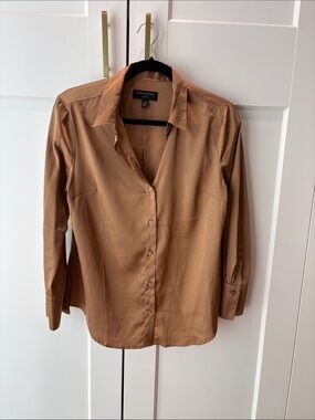 Banana Republic Women Washable Satin Tan Button-Down Shirt Medium Petite